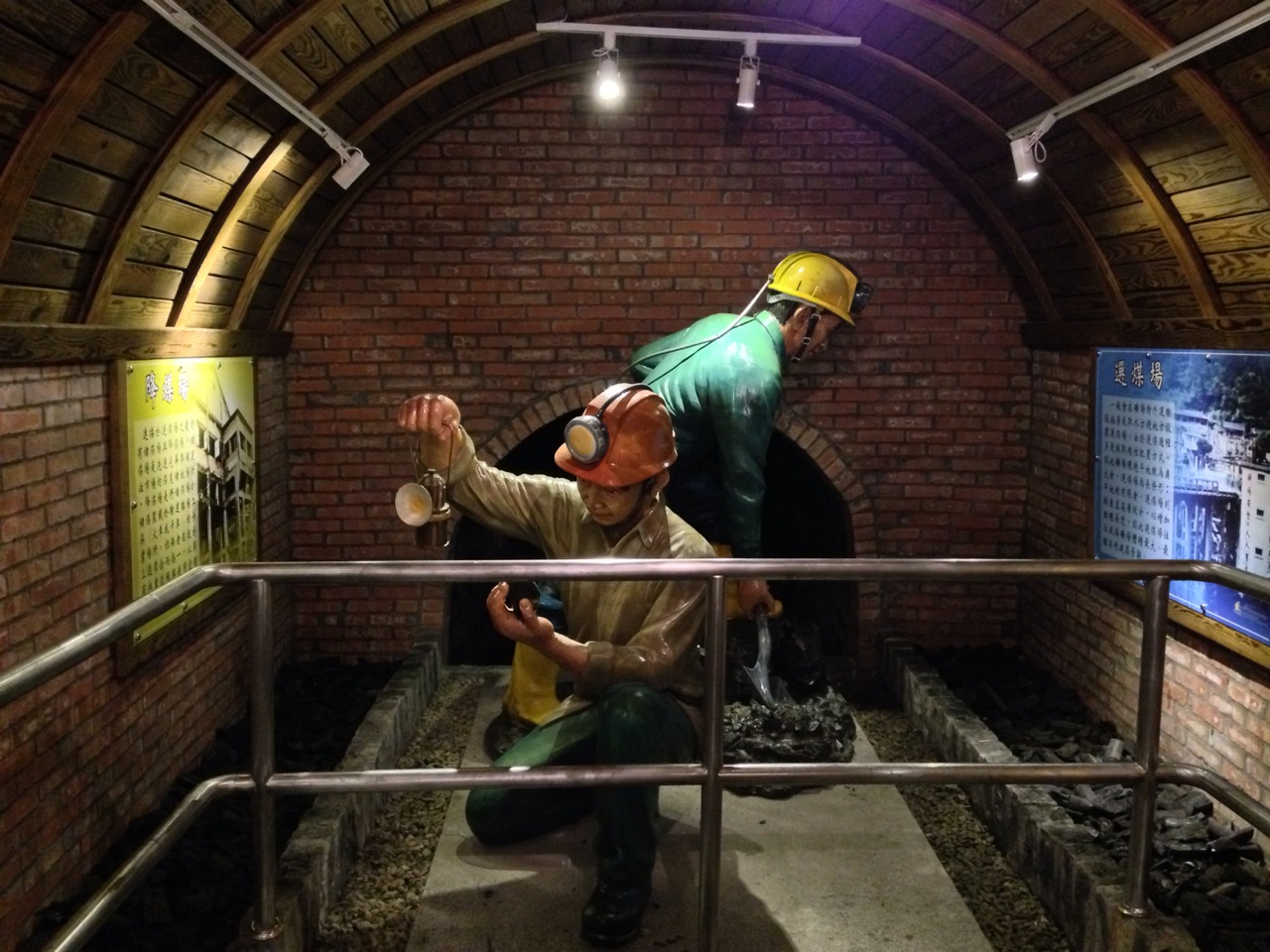 The vivid figures of miners inside the coal mine take you back to the coal mining days in olden times