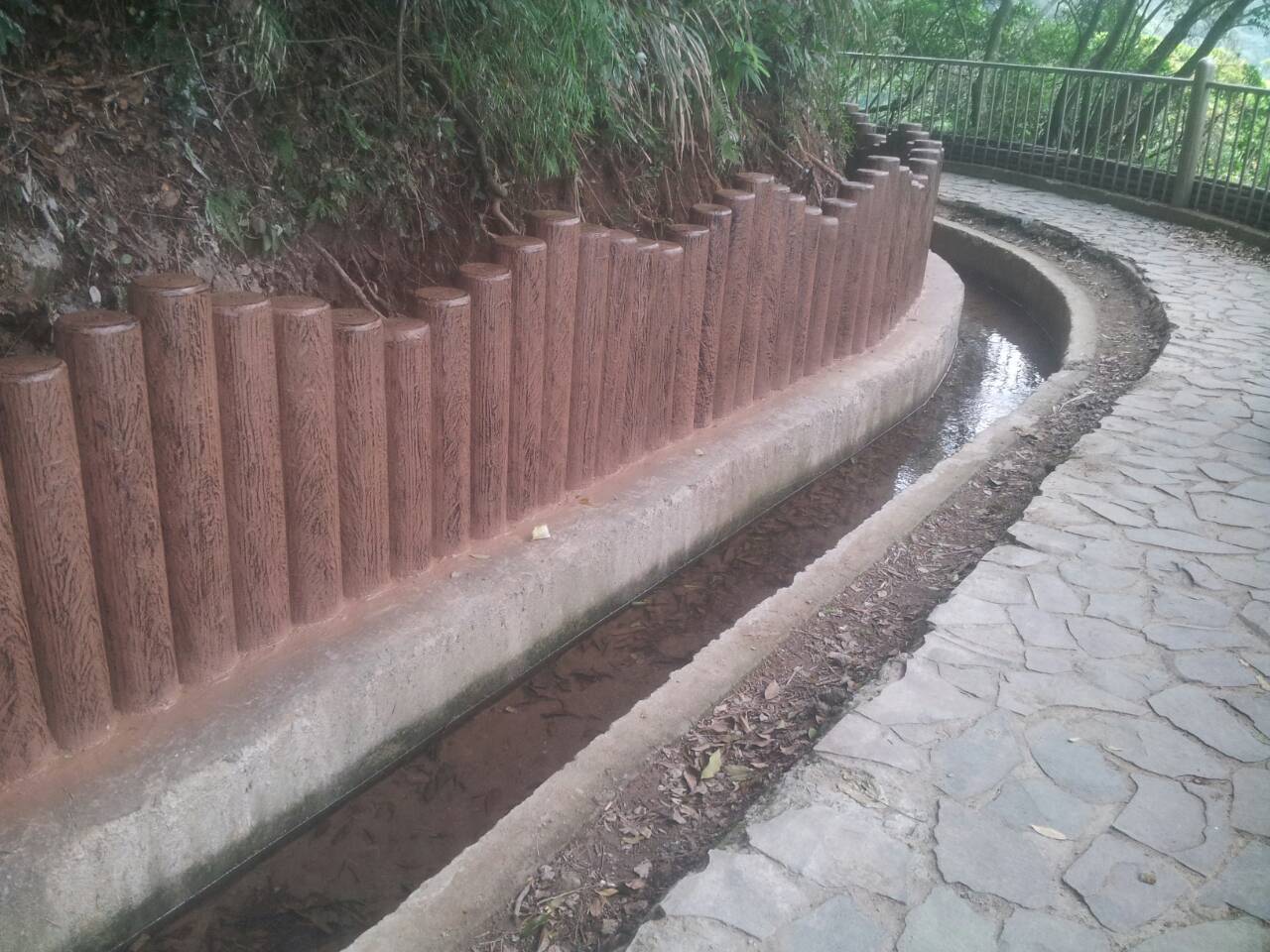 貴子坑步道水圳1