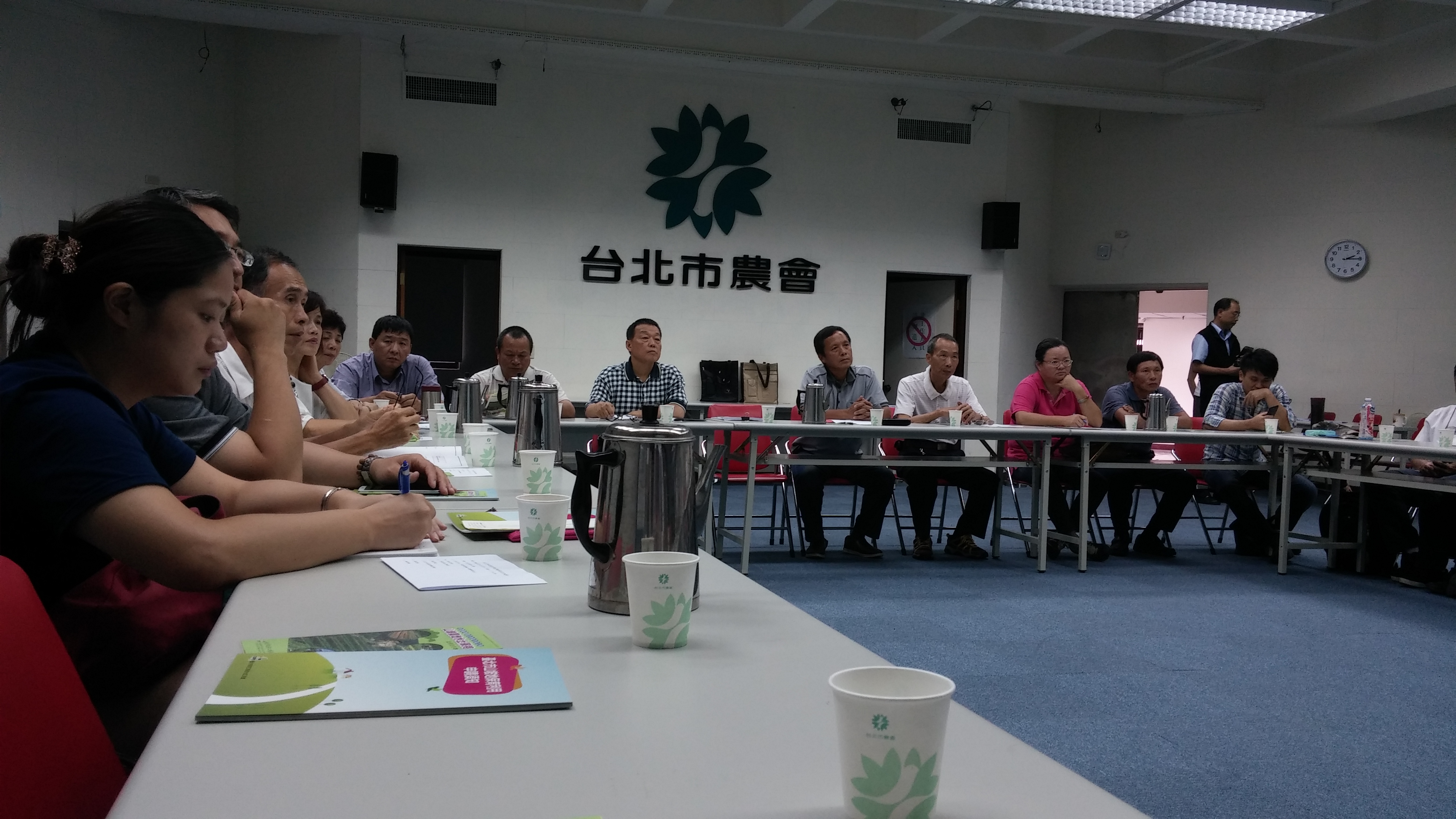 照片3 與會農友神情專注