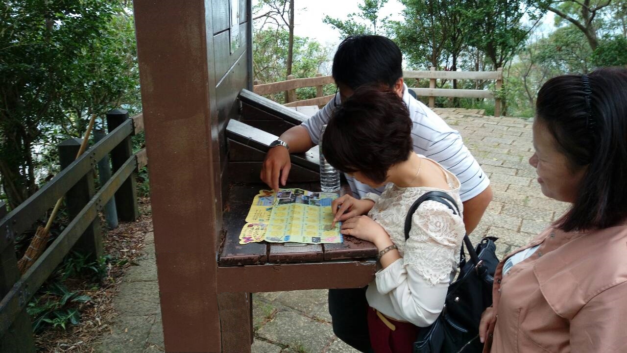 民眾參加親山步道拓印活動