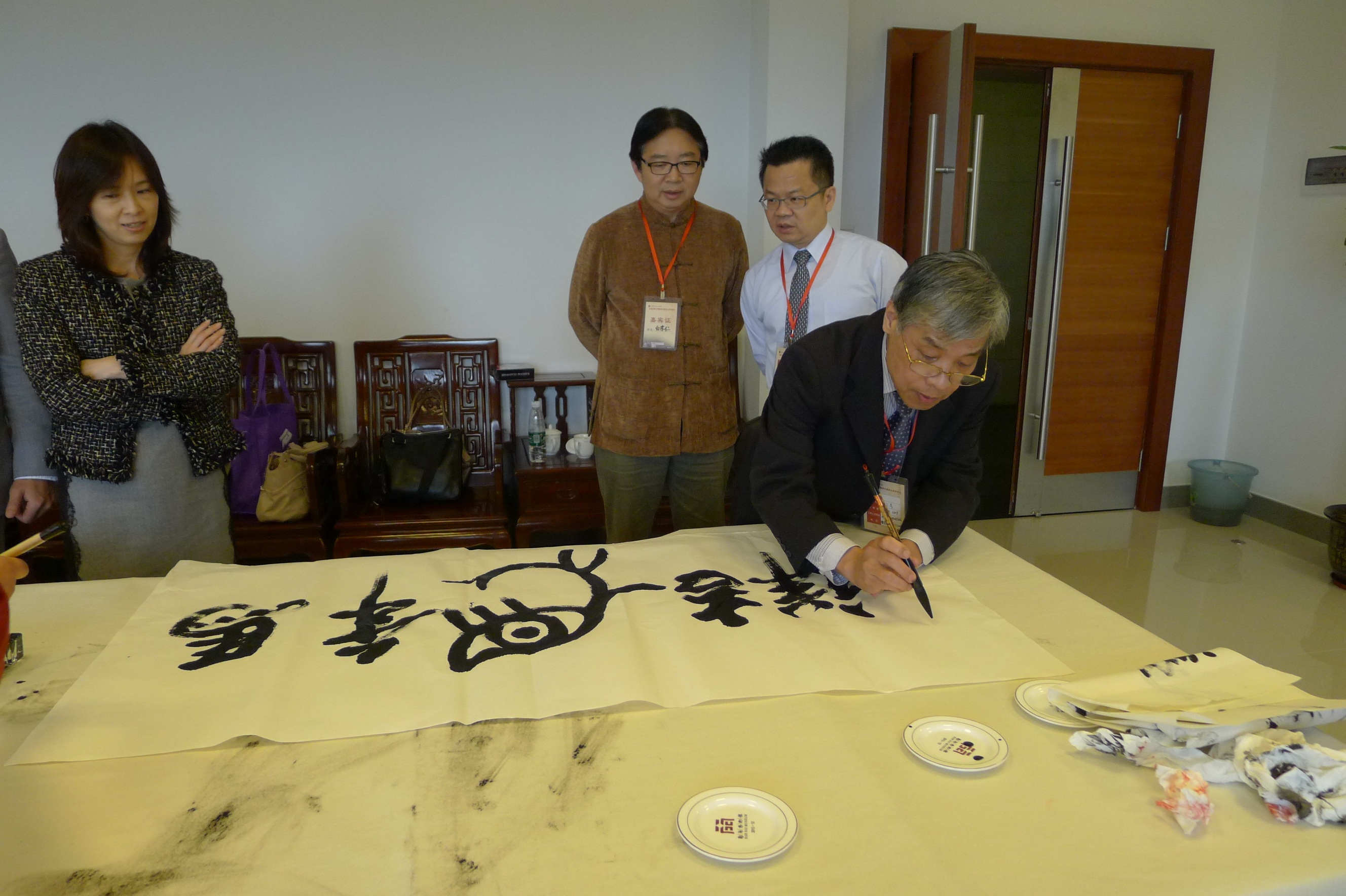 受邀至大陸廣東佛山石景宜博物館現場揮毫照片