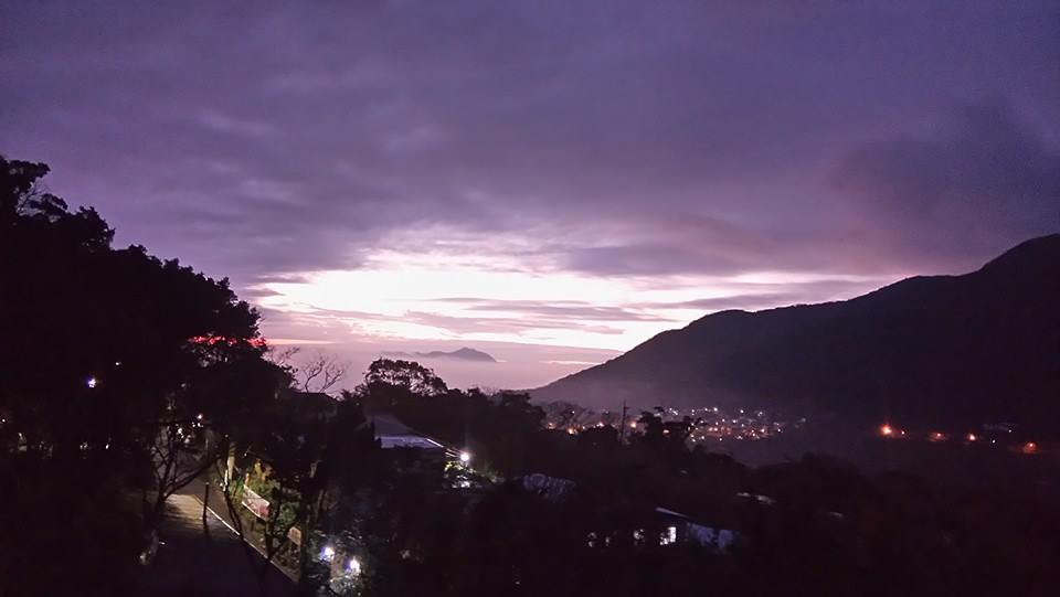 晚霞平台之美麗夜景(李秋霞里長提供)
