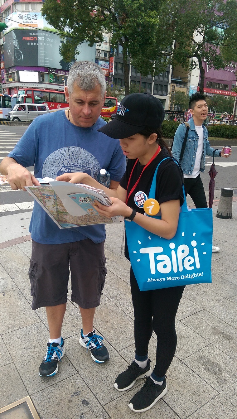 走動式觀光旅遊諮詢服務備受旅客及業界好評