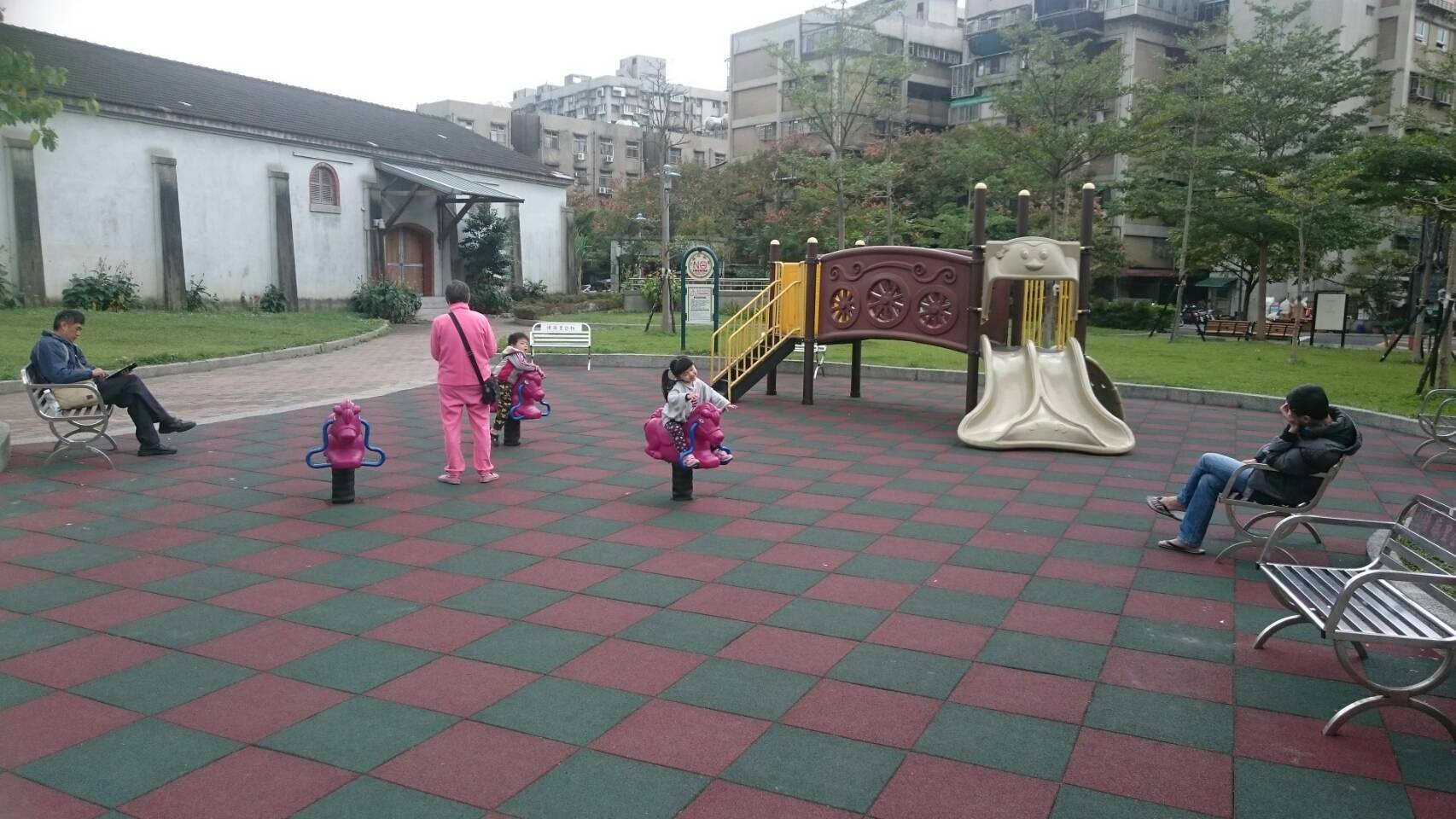 圖9.糖廍文化園區符合CNS標準之兒童遊戲場