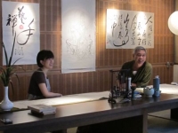 奚淞(右)在臺北書院開課教授「手藝禪」