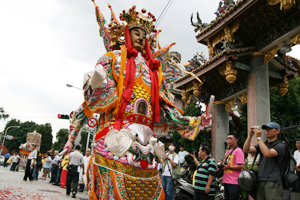Deity processions on the 13th day of the fifth lunar month are held to celebrate the City God’s birthday, which falls on the 14th day of the fifth lunar month, which is Wednesday, June 15 this year. (Photo Courtesy of Taipei Xiahai City God Temple)