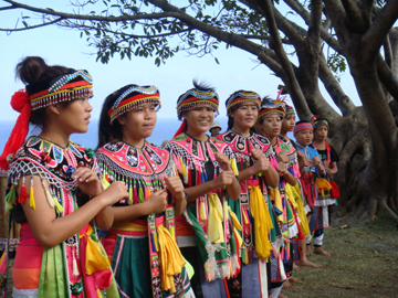 Aboriginal Amis Kakeng Musical Group July 10 will present a Happy Days concert as an opening program of 2010 Taipei Children's Arts Festival. 
