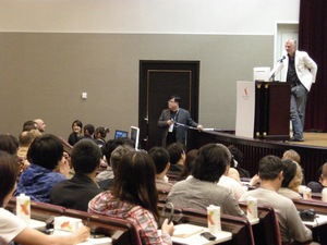 Belgian designer Danny Venlet stands on the platform to answer questions from the audience at Design Practice C on the second day of the 2011 IDA Congress in Taipei. (Photo Courtesy of Taipei IDA Congress)