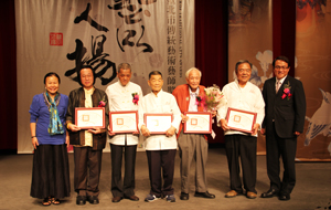 (Left to Right) Taipei City Department of Cultural Affairs Commissioner Hsieh Hsiao-yun, awardees Liu Chia-chen, Lin Chin-nien, Zhu Qing-song, a representative of Kung Le Hsuan, Hsieh Kin-kan and Chen Chin-lai in the ceremony for the Taipei Master of Traditional Arts Awards May 7 in Taipei.