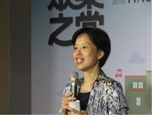  Watching a film alone on a computer can never replace coming here to watch performances with family and friends, said Kuo-chin Huang, director of Taipei Zhongshan Hall. (by LRM).