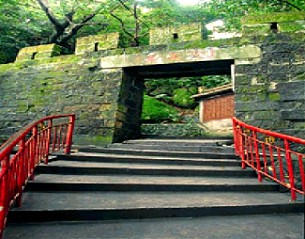 Chin Shan Yen Gate
