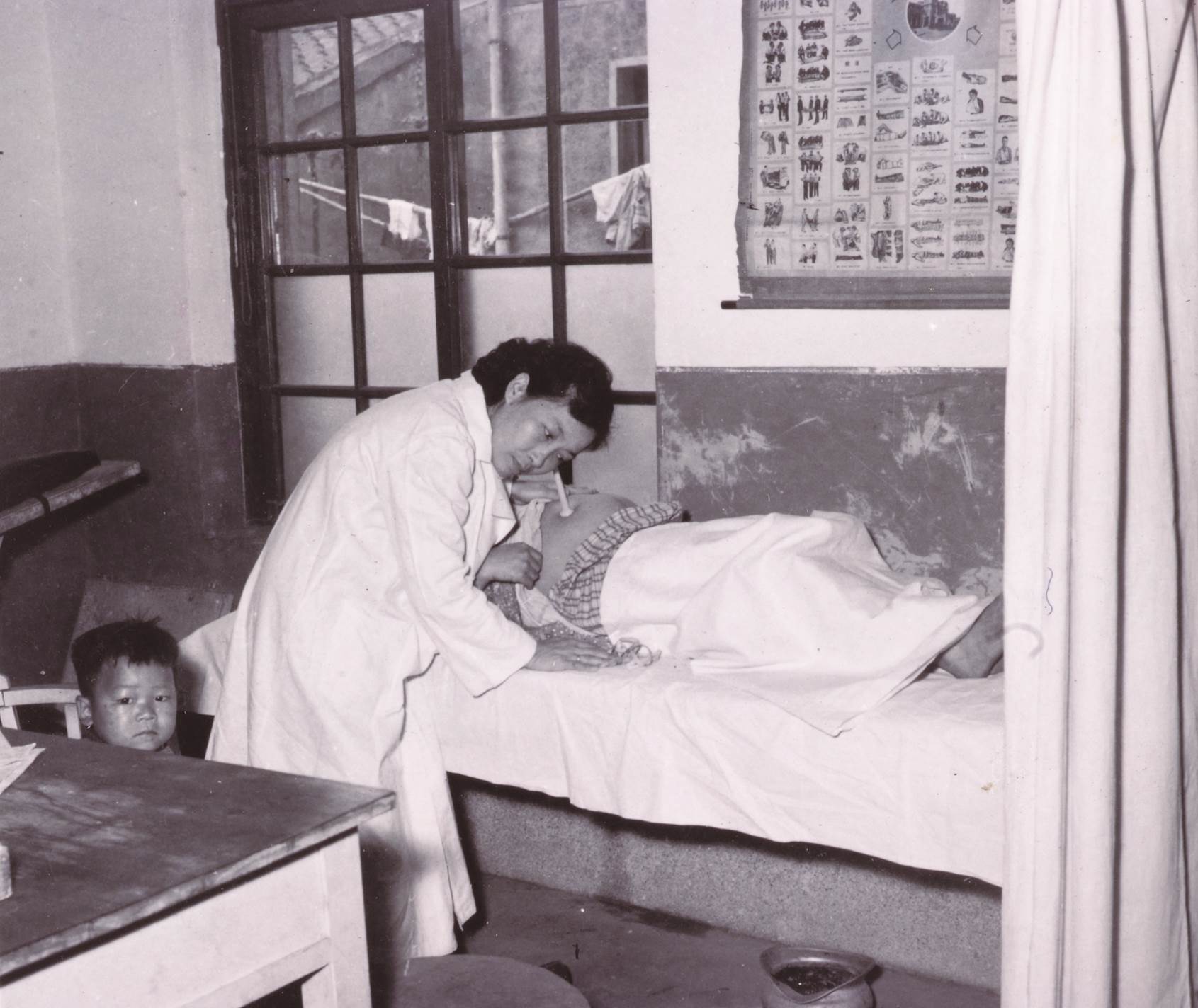 Prenatal Screening - Listening to Fetal Heartbeat, 1960