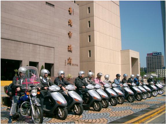 臺北市大地工程處編制17名山坡地查報員整裝待發