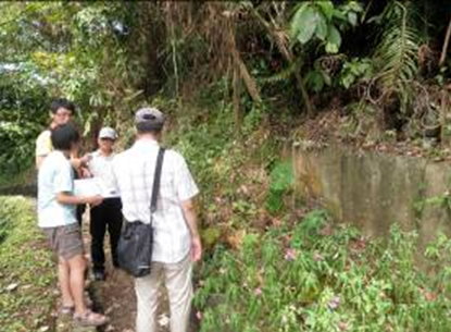 圖二、調查有安全疑慮之人工邊坡，北市大地工程處邀集維護義務人及專業技師共同會勘，提供維護改善建議供參考改善。