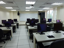 本館2F電腦教室