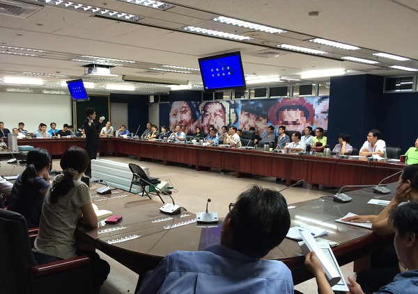 臺北市政府工務局彭振聲局長104年7月1日主持國內自創物理性原理吸音元防制噪音實務研討會。