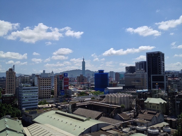 由本工程屋頂遠眺101大樓