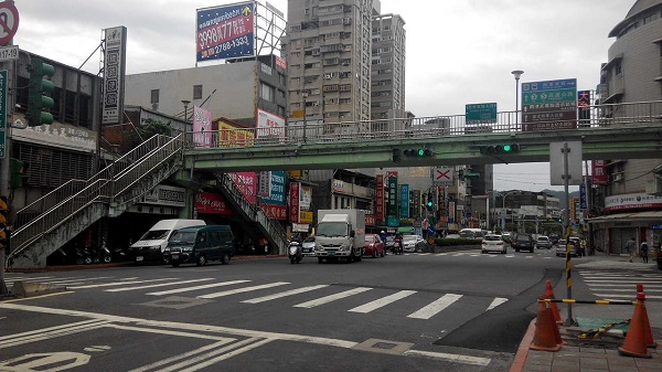 臺北市研究院路一段(北往南)人行陸橋拆除前情形