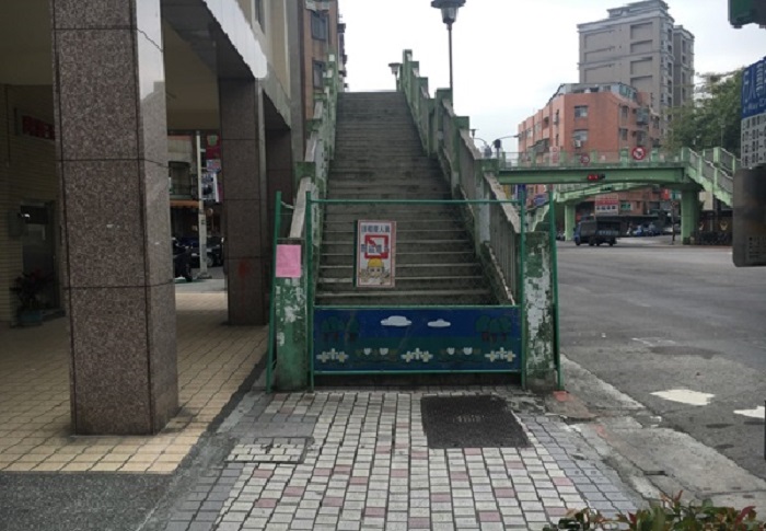 臺北市萬大長泰人行陸橋已完成封閉照