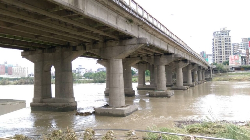 蘇迪勒颱風期間中正橋照片(2)