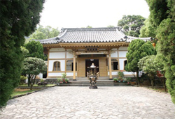 建於1905年的普濟寺是臺灣罕見的日本真言宗佛寺。
