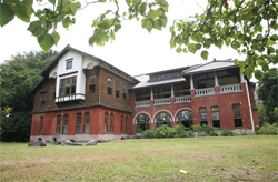 由於北投國小師生與社區居民的奔走,北投溫泉博物館重獲新生。