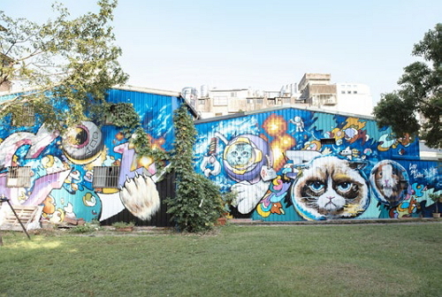 One of the works<br/>in the Street Fun,<br/>Fun Street ﹣MOCA<br/>X Community Art<br/>Festival, entitled<br/>“City Camouflage,”<br/>symbolizes the<br/>unique charms of<br/>each stage in the<br/>city’s relentless<br/>change. (Photo:<br/>MOCA Taipei)