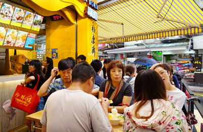 Smoothie House is a Taipei must-visit mango shaved ice shop with both local and international travelers.
