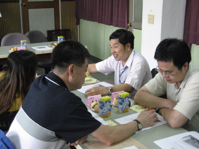 簡報會場課室座談情形
