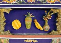 博古柱堵：香蕉、楊桃、花瓶