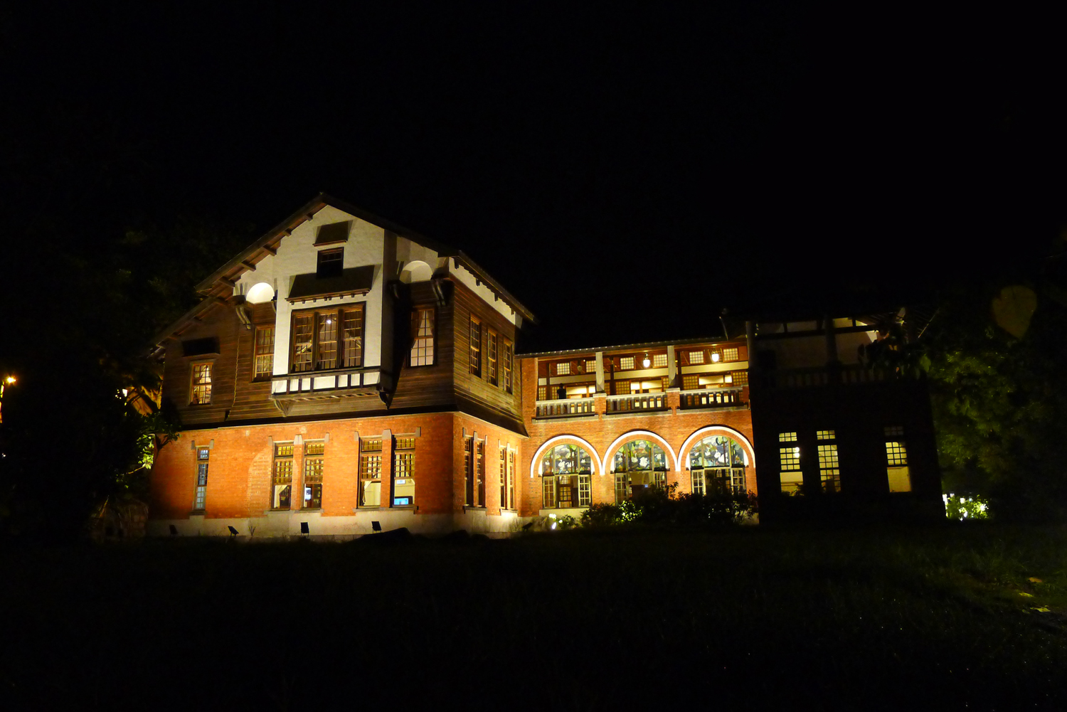 Multifaceted Culture & 3 Star Michelin Tourist Town