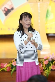 何副局長致詞肯定受獎人為杏壇立下優質典範，讓社會充滿關懷之愛