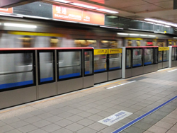 雙連站夜間安心候車區 