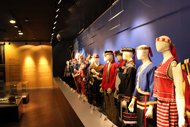 Clothing introduction, there is a display of common Ketagalan costumes