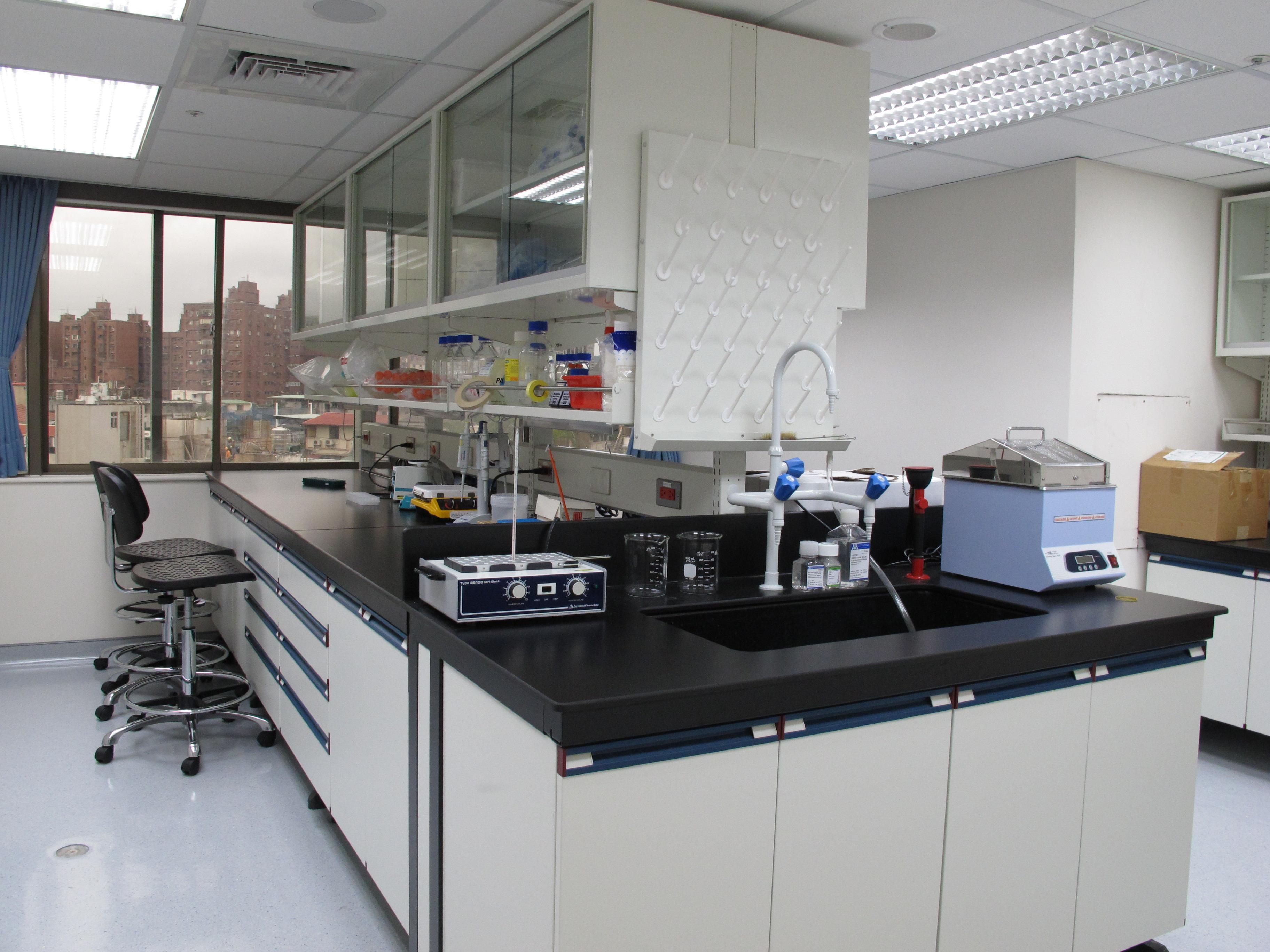 Clinical training in general medical laboratory