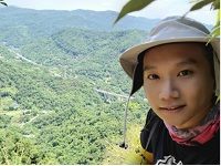 陳韋志在登山
