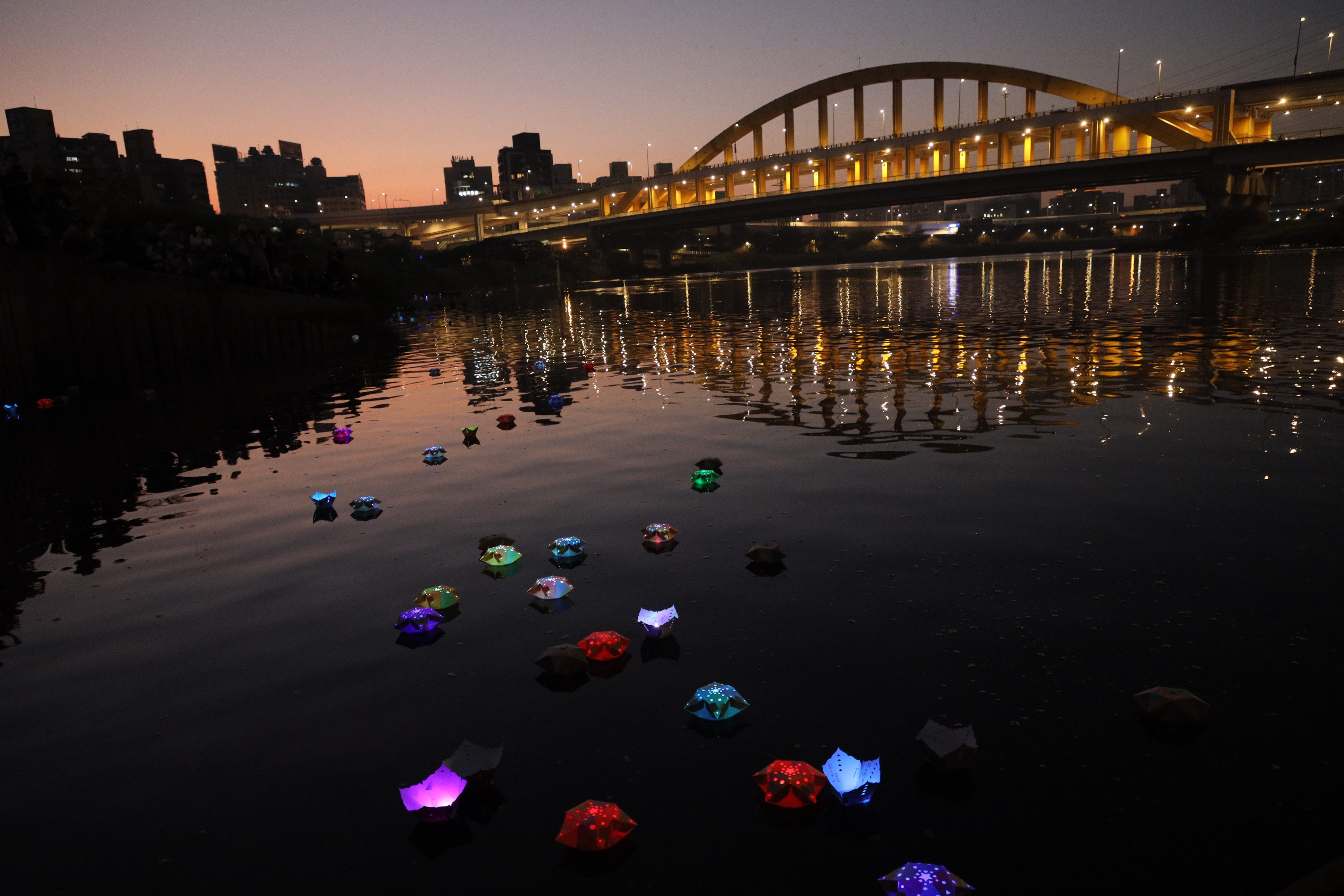 Beautiful floating lanterns light up a happy future.