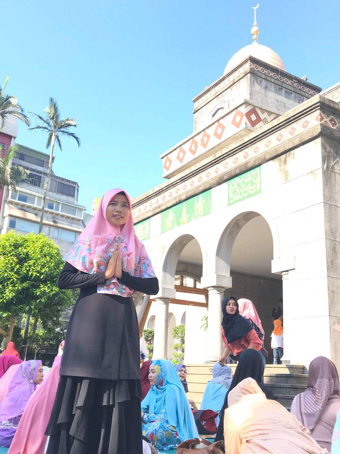 Penulis: Anny Ting dengan Masjid Agung 