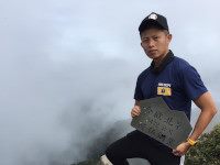 劉宗政在雲海中