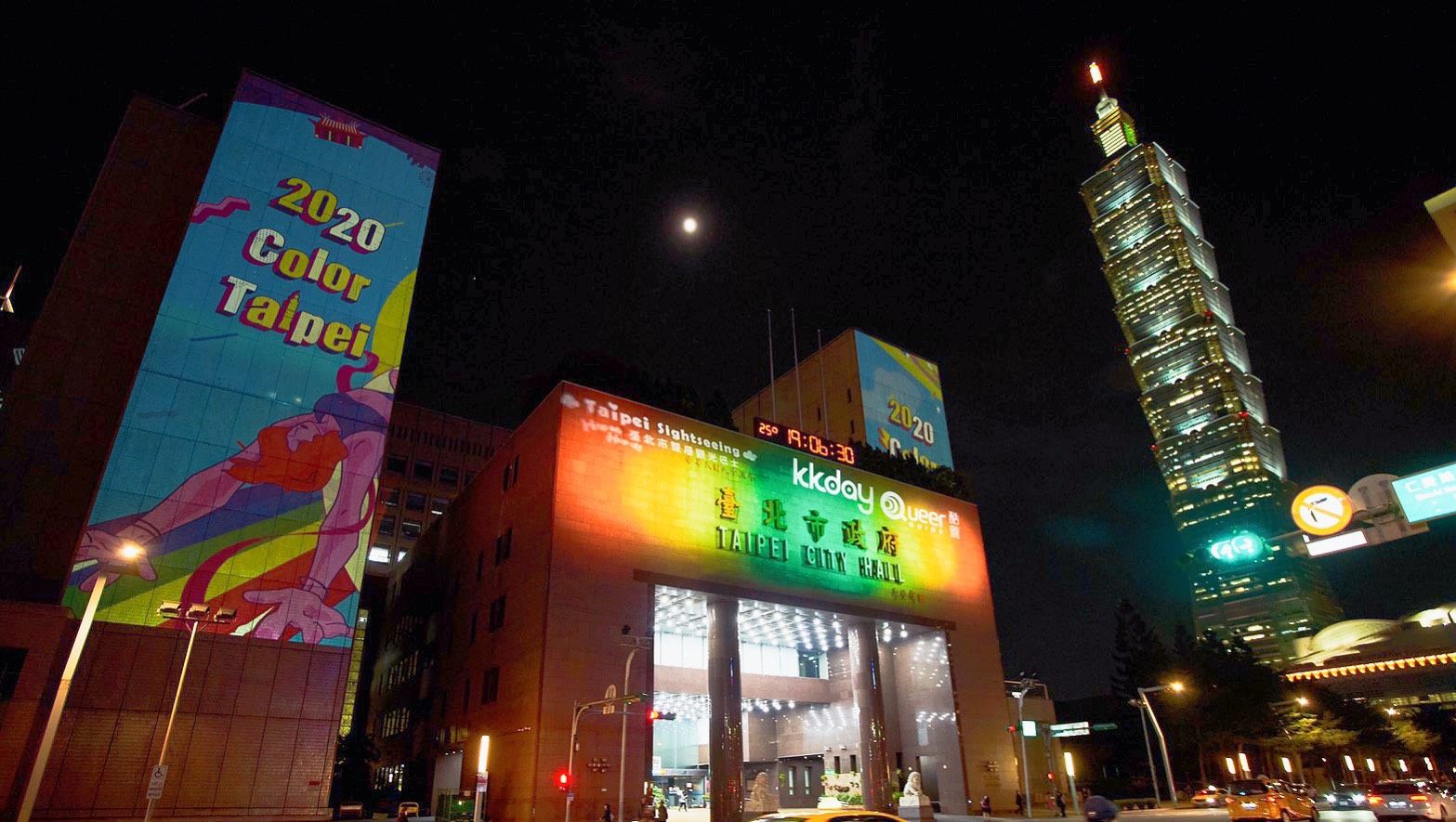 北市觀傳局於今晚6時舉辦精彩的「Color Taipei彩虹燈光投影秀」