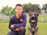 郭文駿與狼犬