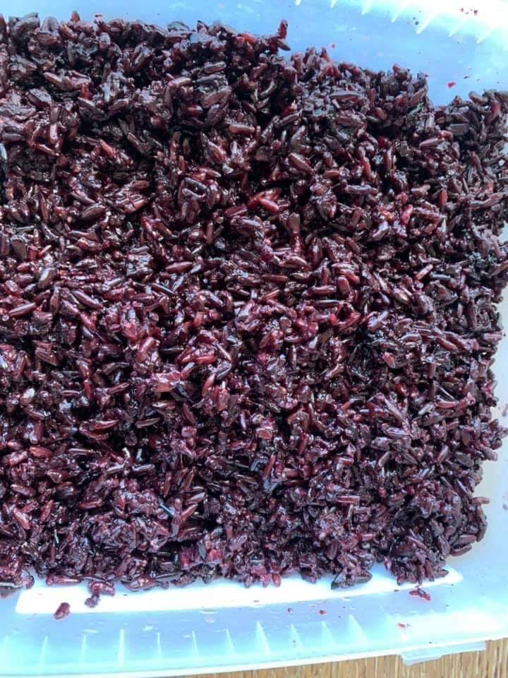 Fermented rice made with black rice 