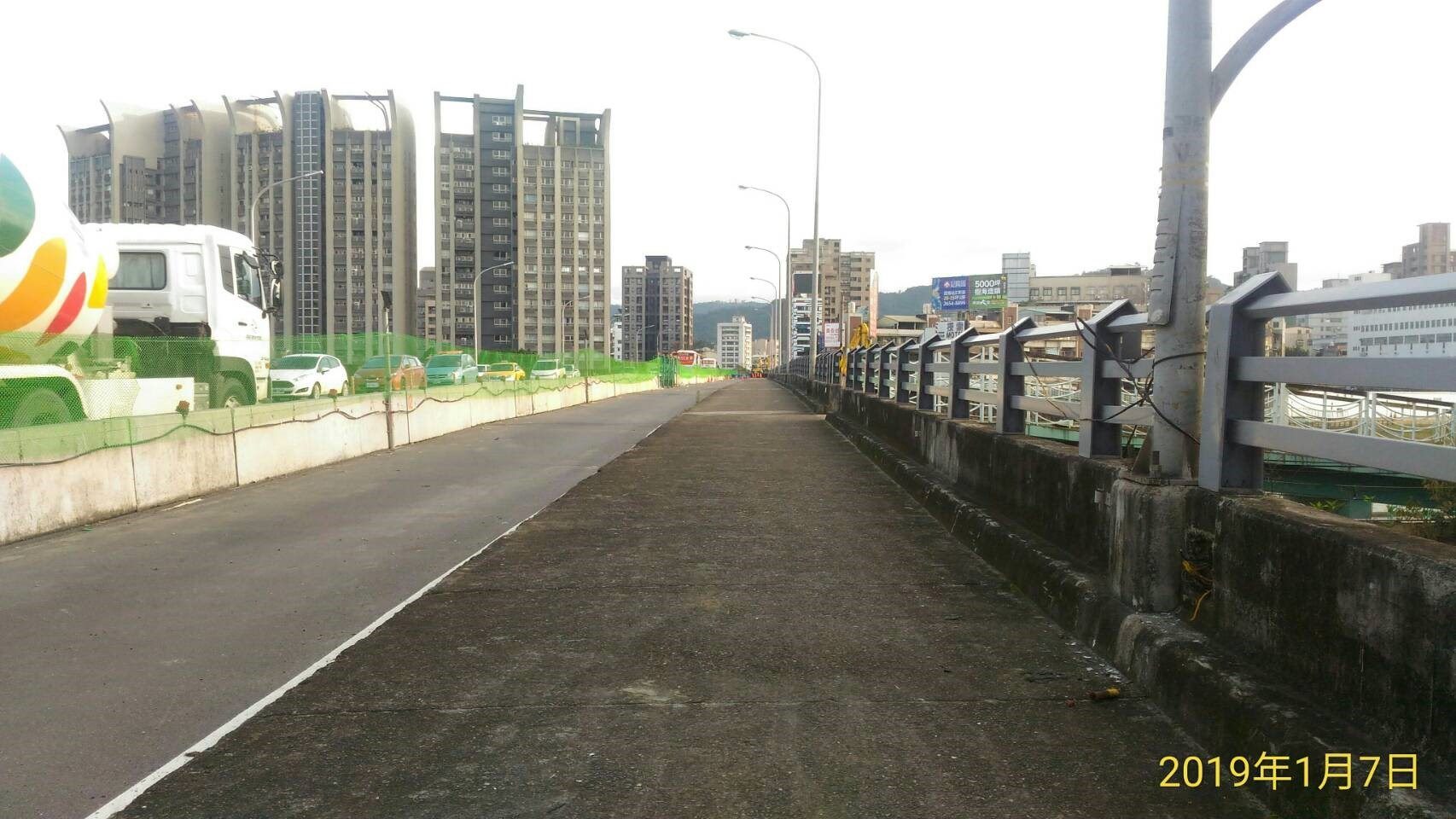成功橋主橋段下游側道路封閉相片