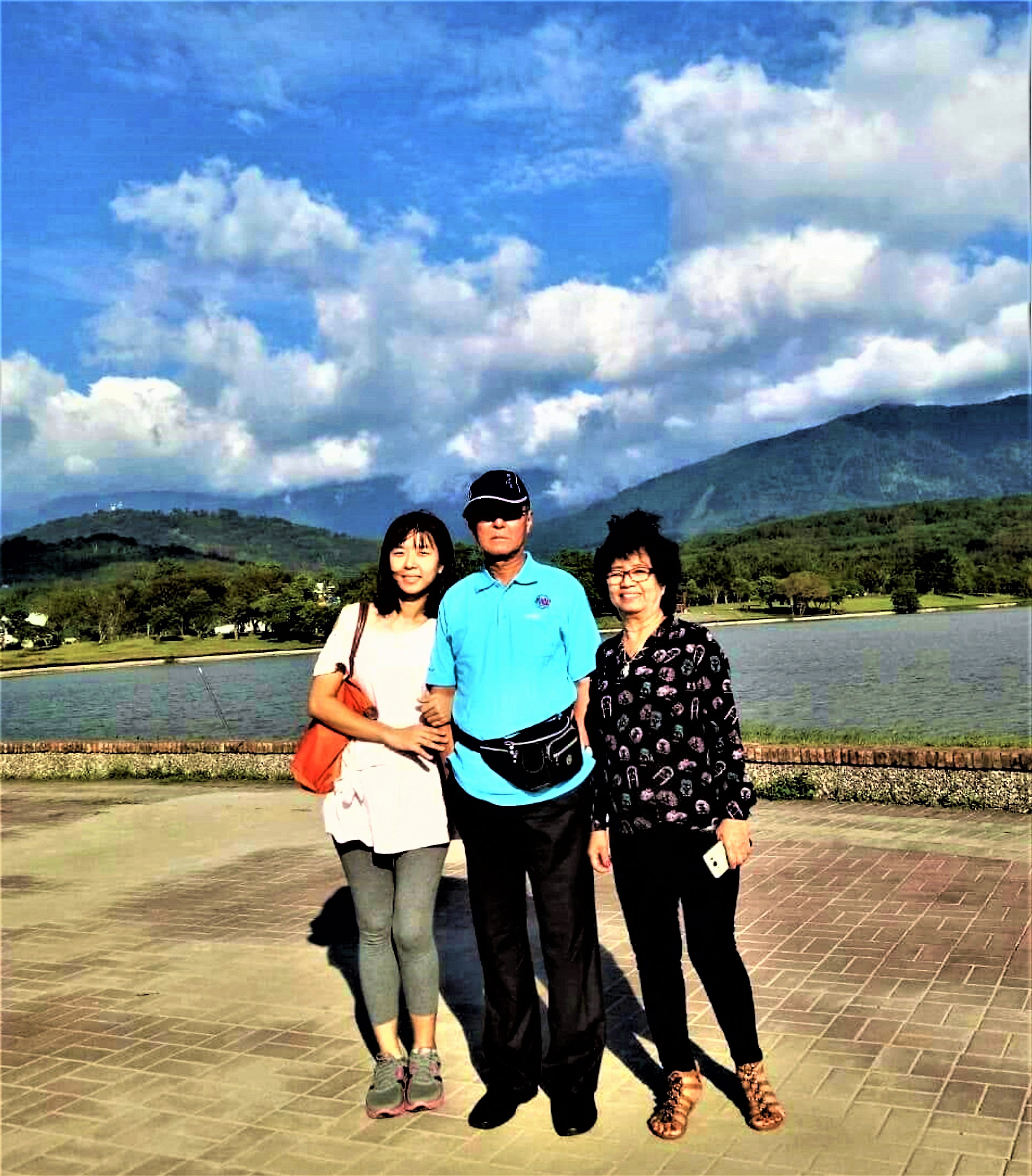  အေဖမ်ားေန႔အားလံုးေပ်ာ္ရႊင္ပါေစ！