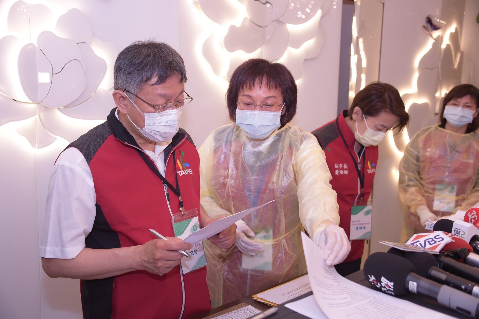 柯文哲市長及黃珊珊副市長視察防疫旅館，確保防疫作業滴水不漏