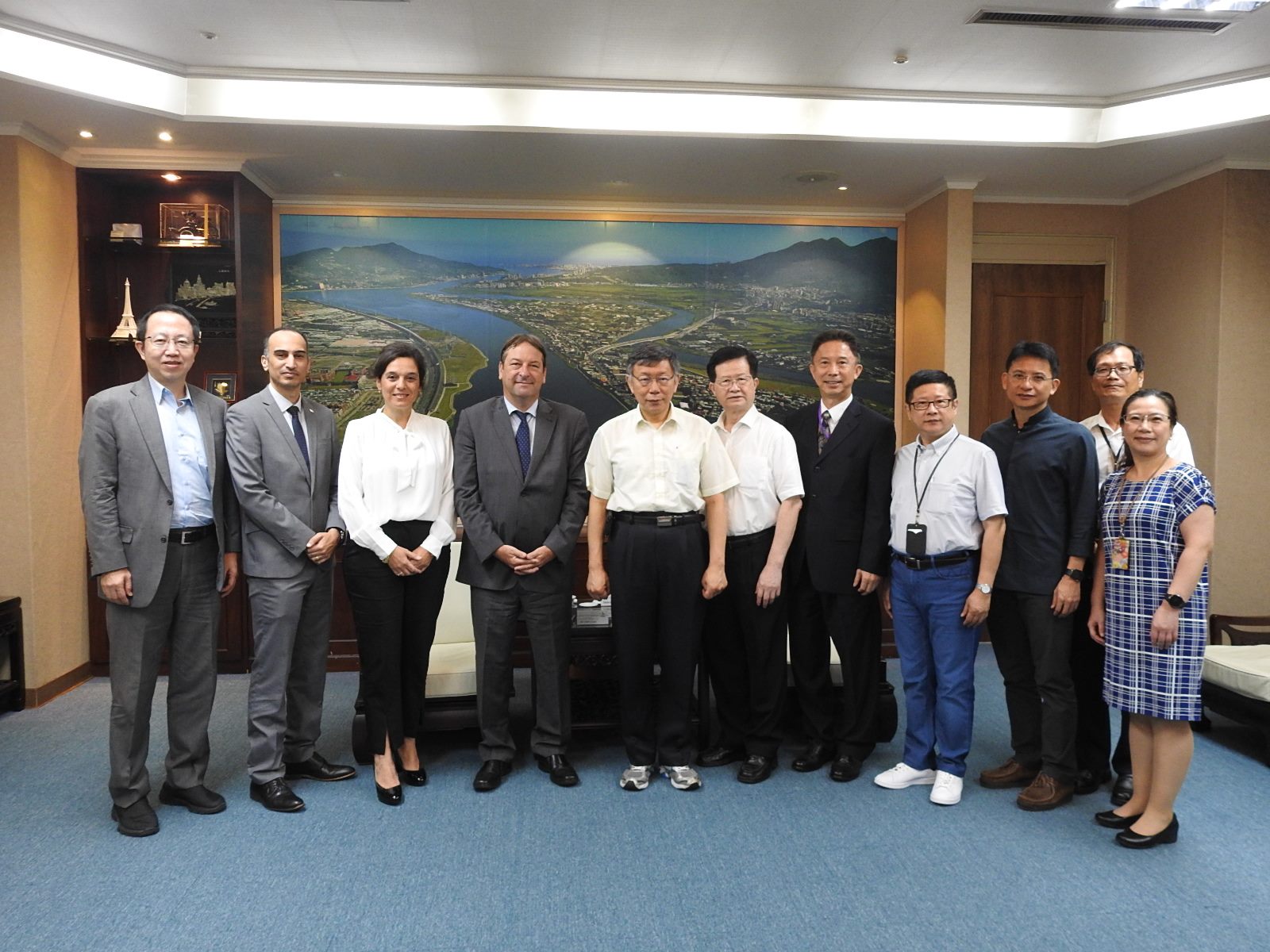 Rep. Omer Caspi of the Israel Economic and Cultural Office in Taipei Visited Mayor Ko