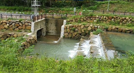 渠首工處無機械控制式高地排水箱涵及溢流堰