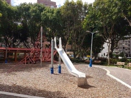 滑梯