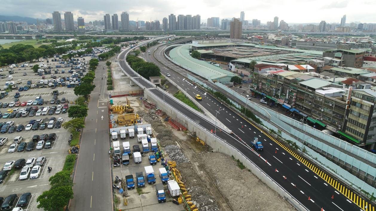 華中橋增設匝道銜接水源快速道路 完工照片2