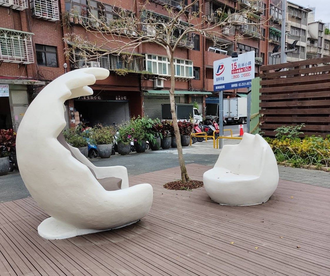 造型恐龍蛋休憩椅